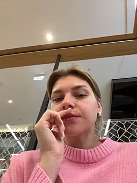 Snapshot of ValenciaShock chatting on October 16, 2025, 6:43 am ValenciaShock online show from October 16, 2025, 6:43 am