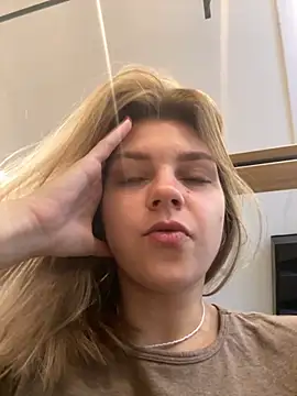 Snapshot of ValenciaShock chatting on September 22, 2025, 6:41 am ValenciaShock online show from September 22, 2025, 6:41 am