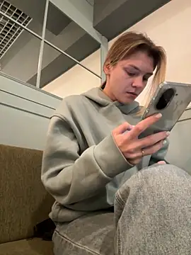 Snapshot of ValenciaShock chatting on October 2, 2025, 6:39 am ValenciaShock online show from October 2, 2025, 6:39 am