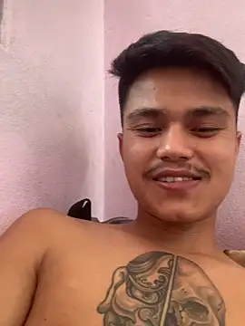 Hullax online show from April 19, 2026, 5:08 am