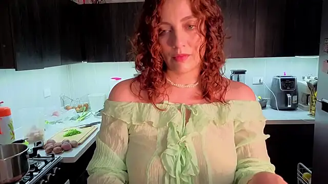 Snapshot of Mala_Bad chatting on May 6, 2026, 2:54 pm Mala Bad online show from May 6, 2026, 2:54 pm