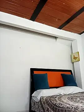 leah passion online show from September 12, 2025, 7:57 pm