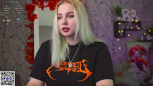 Snapshot of Moon_Valkyrie chatting on November 11, 2025, 9:04 am Moon Valkyrie online show from November 11, 2025, 9:04 am