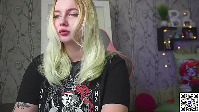 Snapshot of Moon_Valkyrie chatting on January 6, 2026, 9:02 am Moon Valkyrie online show from January 6, 2026, 9:02 am