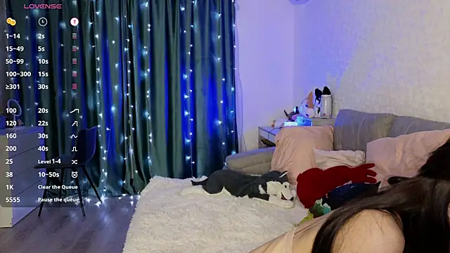 Silver rains online show from March 17, 2025, 11:35 pm