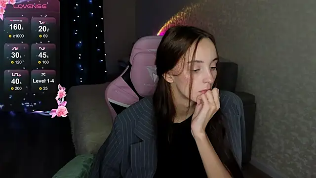 Silver rains online show from September 22, 2025, 8:59 pm