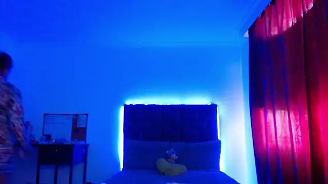 Snapshot of VALERY_MEER chatting on May 14, 2026, 1:08 pm VALERY MEER online show from May 14, 2026, 1:08 pm