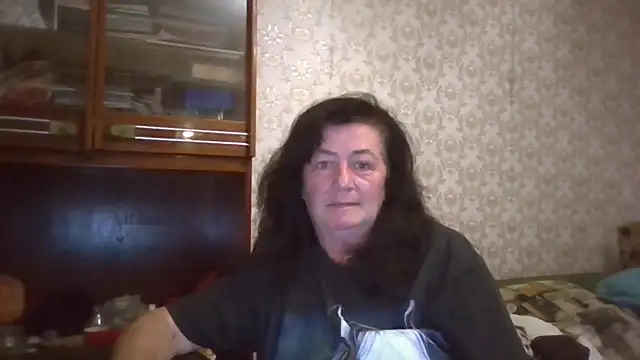 Snapshot of GypsiQueen2 chatting on September 18, 2025, 7:39 pm GypsiQueen2 online show from September 18, 2025, 7:39 pm