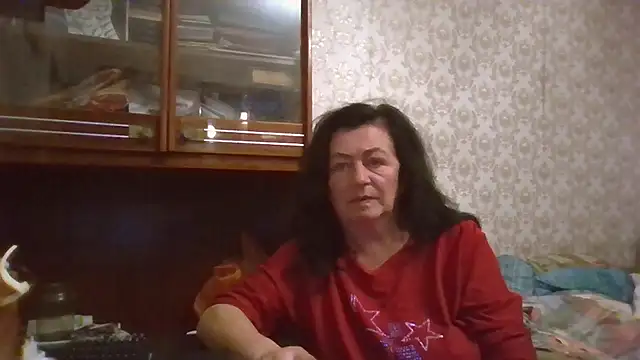 Snapshot of GypsiQueen2 chatting on November 17, 2025, 2:54 pm GypsiQueen2 online show from November 17, 2025, 2:54 pm