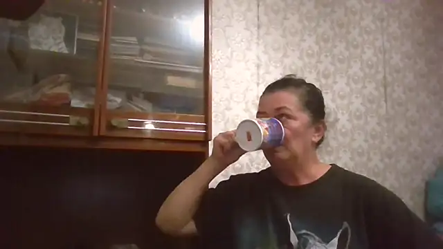 Snapshot of GypsiQueen2 chatting on September 27, 2025, 7:53 pm GypsiQueen2 online show from September 27, 2025, 7:53 pm