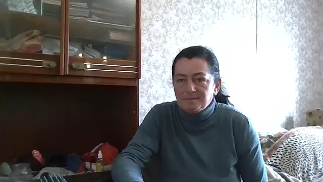 Snapshot of GypsiQueen2 chatting on November 3, 2025, 12:09 pm GypsiQueen2 online show from November 3, 2025, 12:09 pm