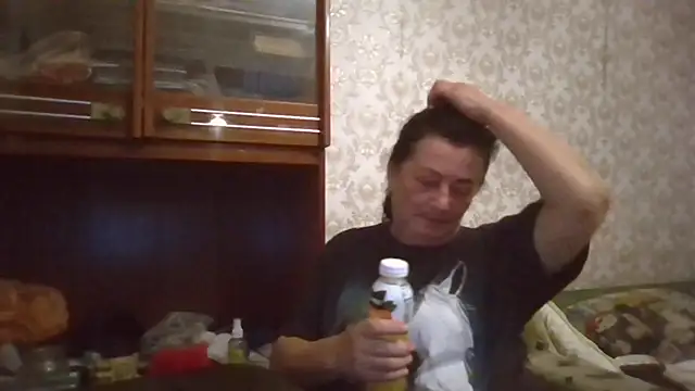 Snapshot of GypsiQueen2 chatting on September 23, 2025, 8:16 pm GypsiQueen2 online show from September 23, 2025, 8:16 pm