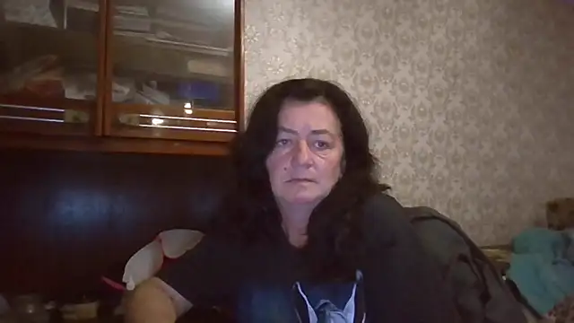 Snapshot of GypsiQueen2 chatting on October 10, 2025, 5:14 pm GypsiQueen2 online show from October 10, 2025, 5:14 pm