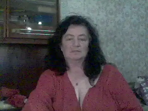 Snapshot of GypsiQueen2 chatting on March 22, 2025, 9:10 pm GypsiQueen2 online show from March 22, 2025, 9:10 pm
