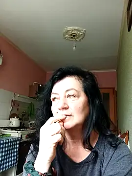 Snapshot of GypsiQueen2 chatting on March 3, 2026, 8:54 am GypsiQueen2 online show from March 3, 2026, 8:54 am