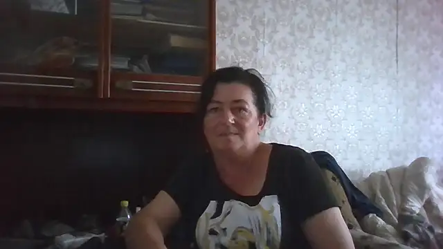 Snapshot of GypsiQueen2 chatting on September 10, 2025, 9:52 am GypsiQueen2 online show from September 10, 2025, 9:52 am