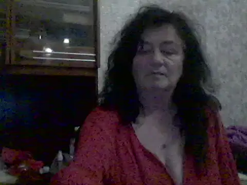 Snapshot of GypsiQueen2 chatting on March 21, 2025, 6:18 pm GypsiQueen2 online show from March 21, 2025, 6:18 pm