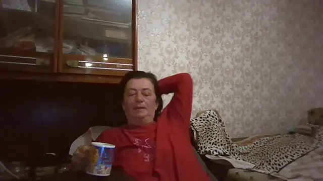 Snapshot of GypsiQueen2 chatting on October 11, 2025, 7:26 pm GypsiQueen2 online show from October 11, 2025, 7:26 pm