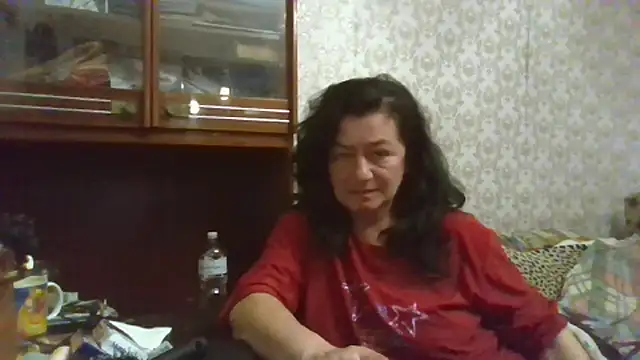 Snapshot of GypsiQueen2 chatting on November 9, 2025, 3:49 pm GypsiQueen2 online show from November 9, 2025, 3:49 pm