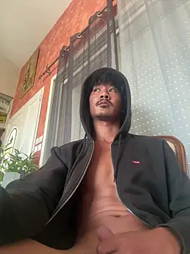 juniiorre online show from October 13, 2025, 10:06 am