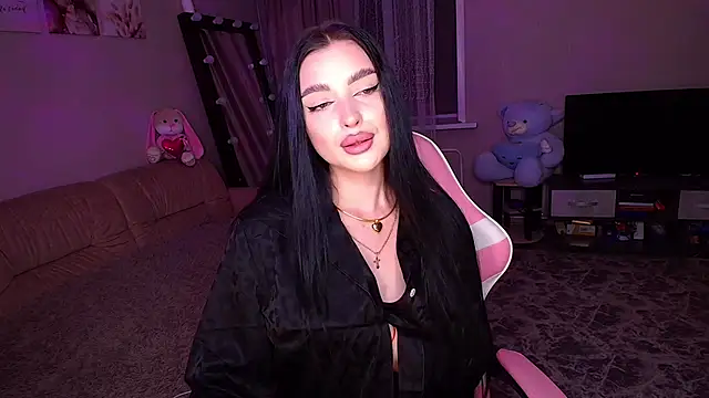   Malika   online show from September 26, 2025, 1:40 pm