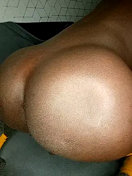 Texanguy01 online show from October 4, 2025, 1:51 am