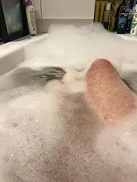 David19932908 online show from September 17, 2025, 4:53 pm