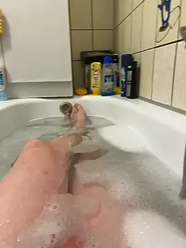 David19932908 online show from December 16, 2024, 6:27 pm