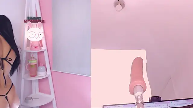 Sweet Susie  online show from November 26, 2025, 8:42 pm