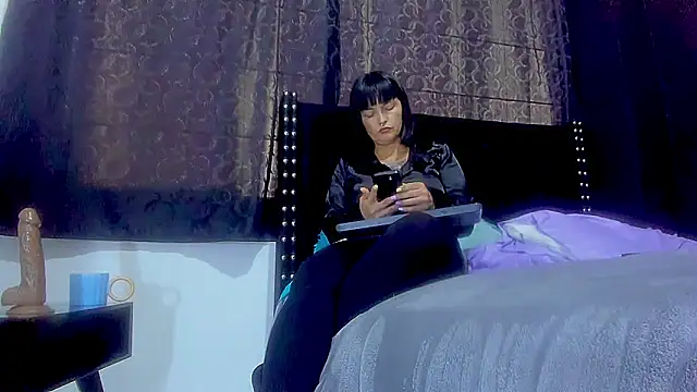 amareto queen online show from September 30, 2025, 8:26 pm