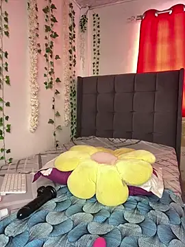 DazedGlade online show from December 18, 2025, 11:58 am