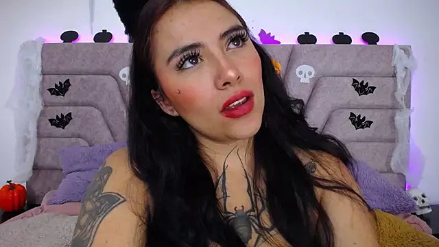 Snapshot of Jessica-Kraftt chatting on October 22, 2025, 12:43 am Jessica-Kraftt online show from October 22, 2025, 12:43 am