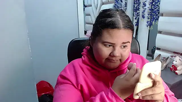 ValenTitis online show from April 15, 2026, 8:09 pm