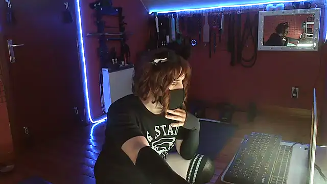 Ginny-the-bdsm-nympho online show from April 16, 2026, 5:03 pm