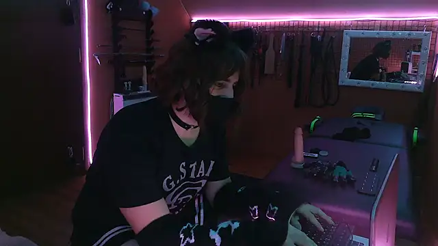 Ginny-the-bdsm-nympho online show from December 14, 2025, 6:13 pm