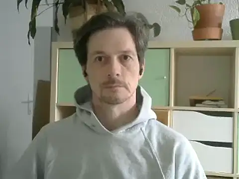 snowypaul11 online show from March 10, 2025, 1:10 pm