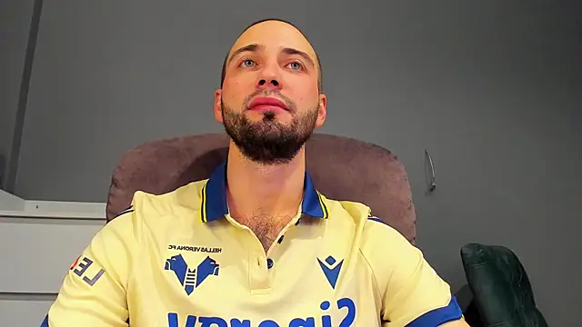 A              online show from November 17, 2025, 12:53 pm