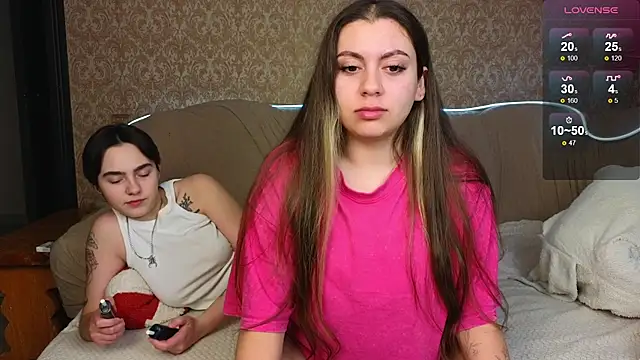 twobabesweet online show from March 1, 2025, 10:34 am