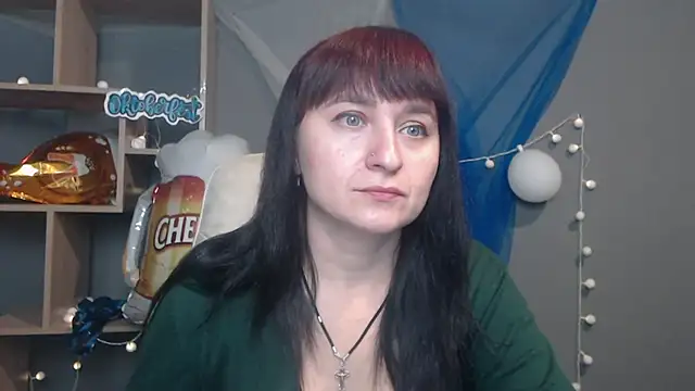 NinaFlawlees online show from October 10, 2025, 11:55 am