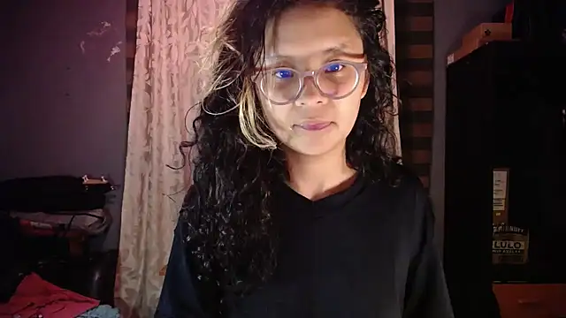 Hathorlove online show from March 4, 2026, 6:43 am