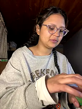 Hathorlove online show from October 13, 2025, 3:19 am