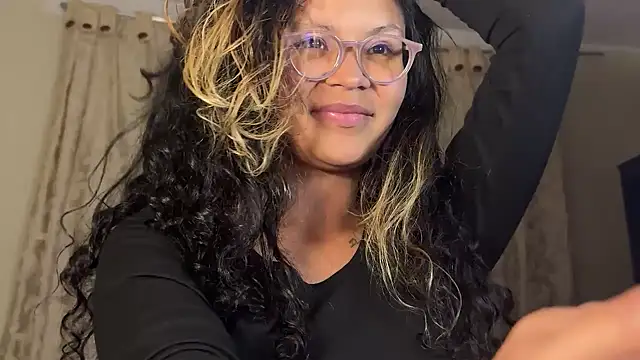Hathorlove online show from June 19, 2026, 5:24 am