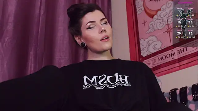 Luna Blake online show from March 5, 2025, 4:35 pm