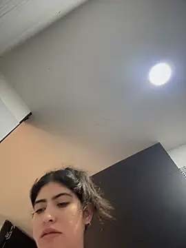 Gaby zahir  online show from December 3, 2025, 2:49 pm