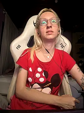 bunnydark00 online show from November 15, 2025, 2:59 am