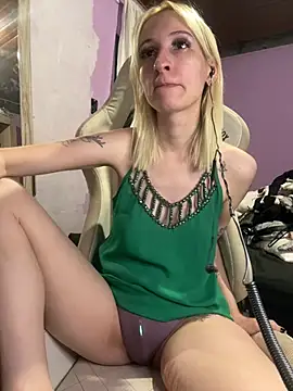 bunnydark00 online show from April 1, 2026, 4:47 am