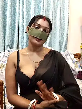 Queen Dolly online show from March 21, 2025, 5:45 pm