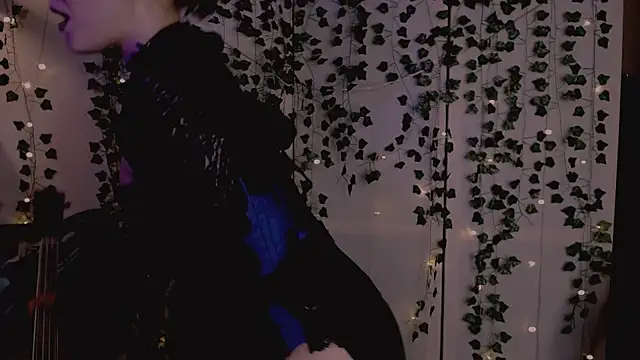 risha laas online show from October 10, 2025, 8:31 pm