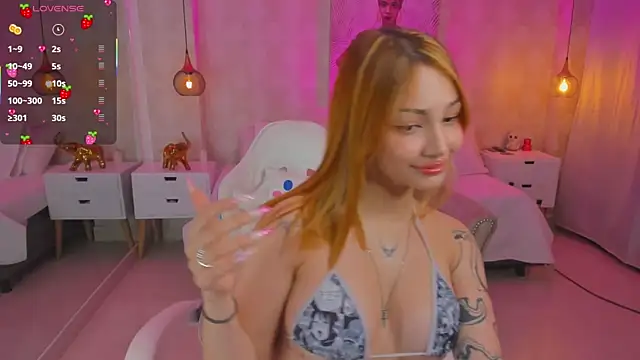 Snapshot of LITTLE-VIVI chatting on October 2, 2025, 3:21 am LITTLE-VIVI online show from October 2, 2025, 3:21 am