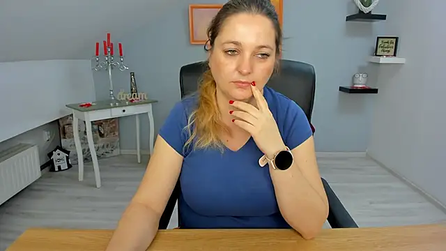 Snapshot of LollaGirl chatting on March 6, 2025, 4:19 am LollaGirl online show from March 6, 2025, 4:19 am